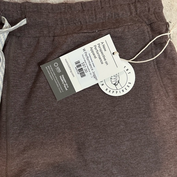 Vuori women’s performance joggers - Picture 4 of 6